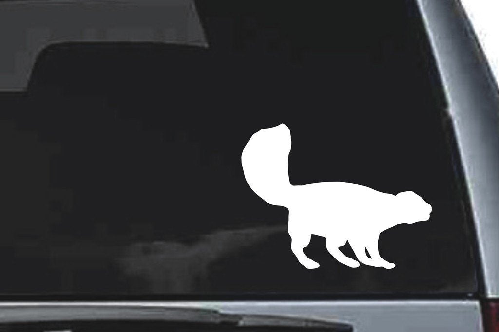 Picniva Skunk Sty2 Vinyl Car Window Decal, Approx 5 in