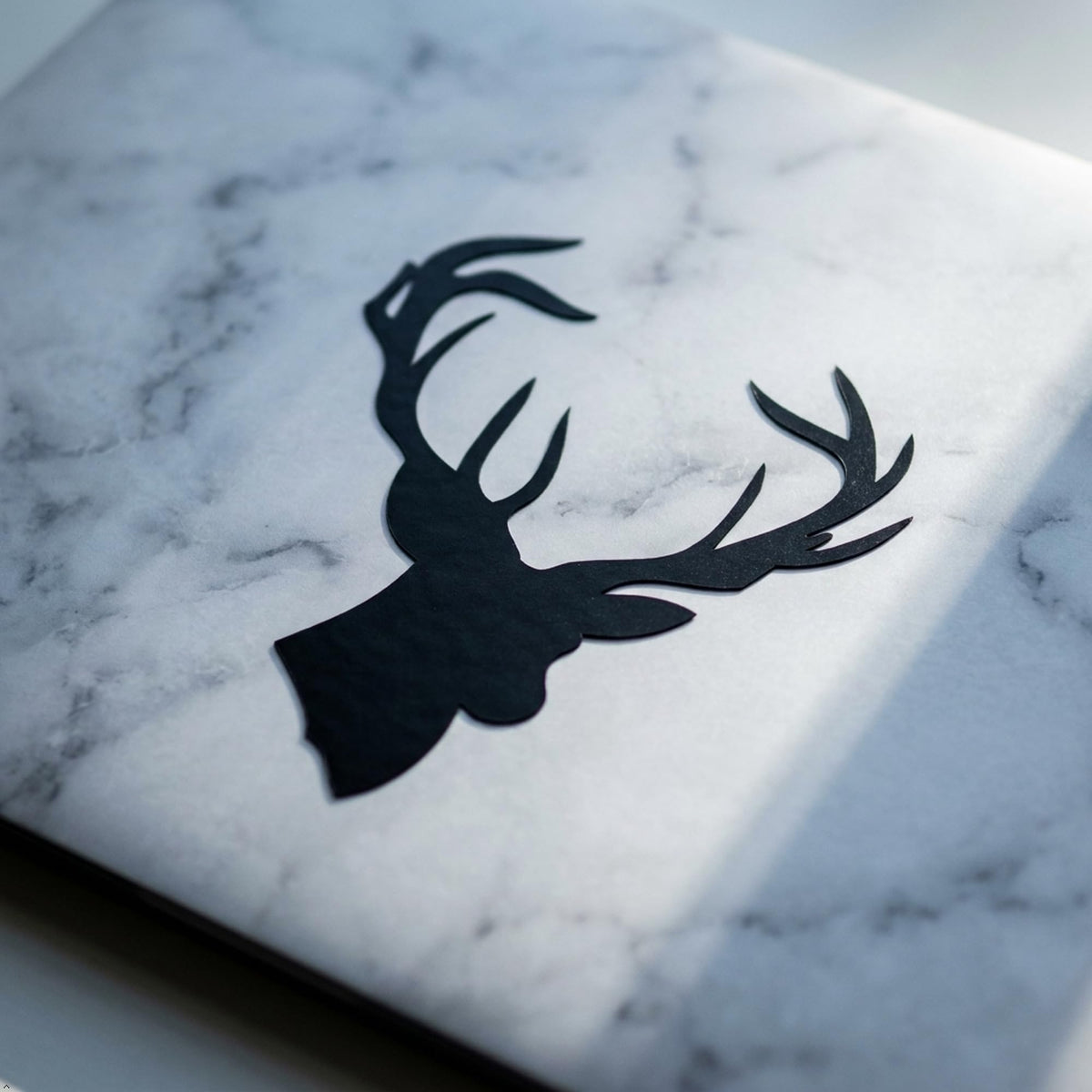 Decaltor Deer Head Wildlife Vinyl Decal for Car Window Laptop